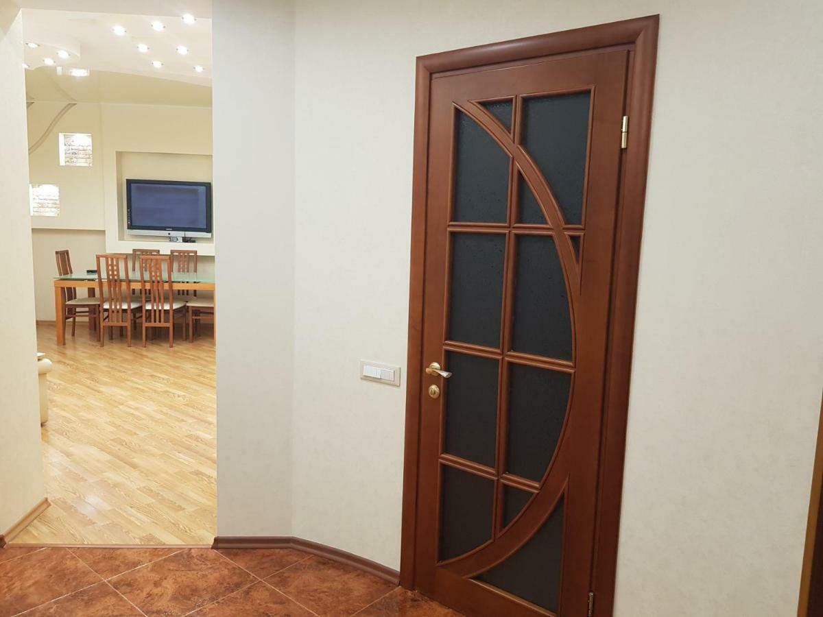 Апартаменты На Люстдорфской Odessa Exterior foto