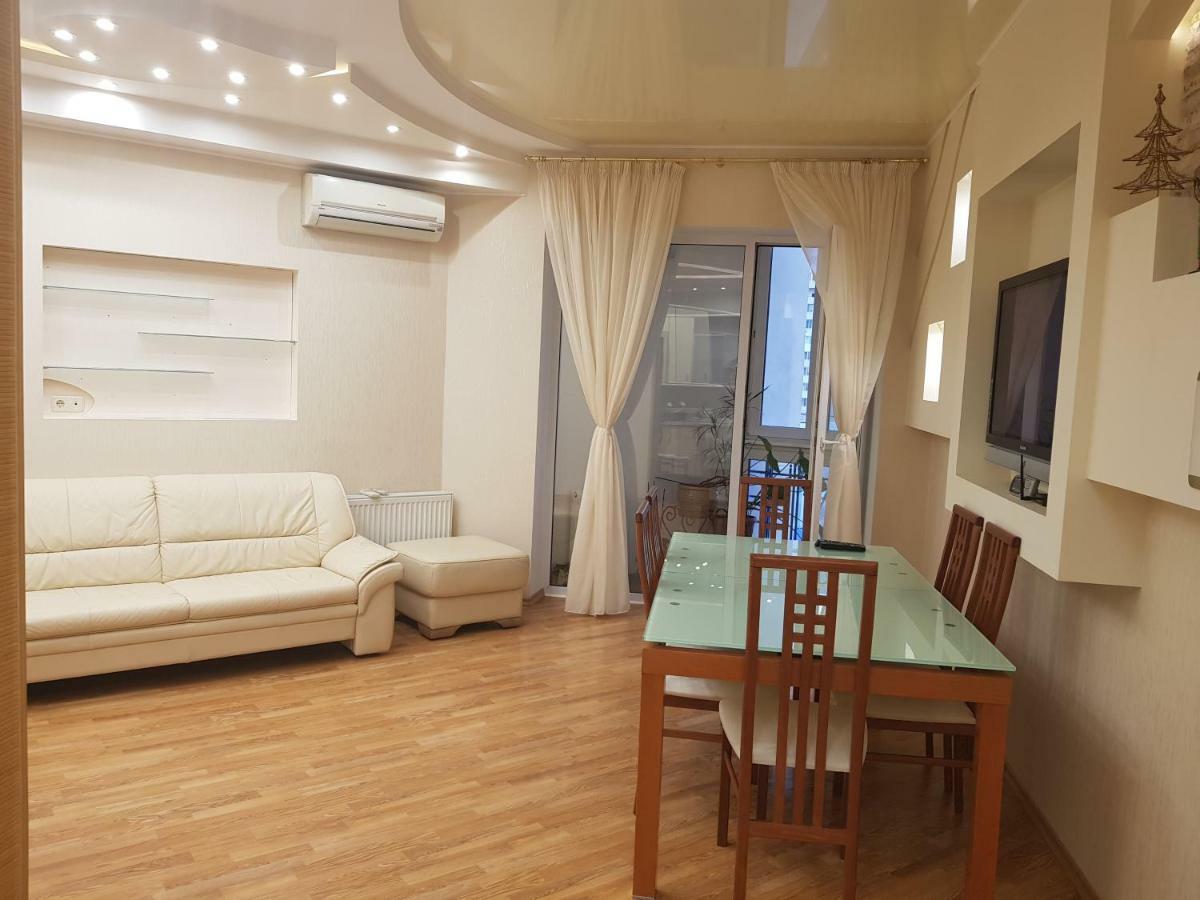 Апартаменты На Люстдорфской Odessa Exterior foto